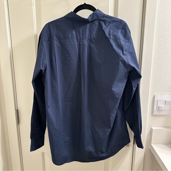 Never worn UNIQLO button down - Picture 2 of 5